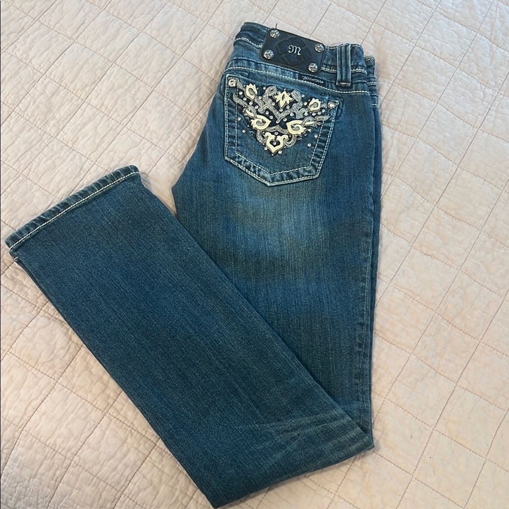 Like new strait leg Miss Me jeans size 29